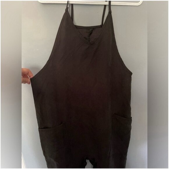 Women’s Suede-Like Black Jumpsuit Size Medium – Fashionable One-Piece VG - Picture 3 of 4